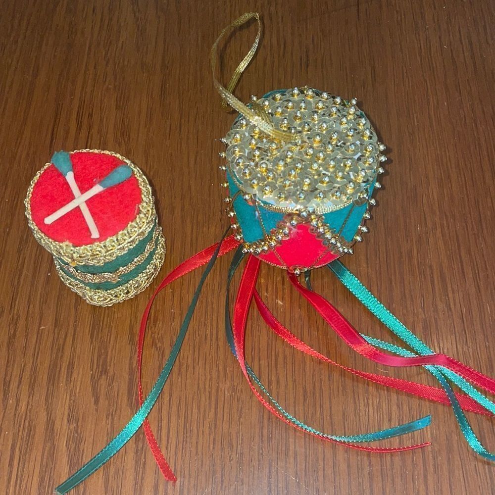 2 vintage craft red & green velvet & gold‎ drum Christmas tree ornaments
